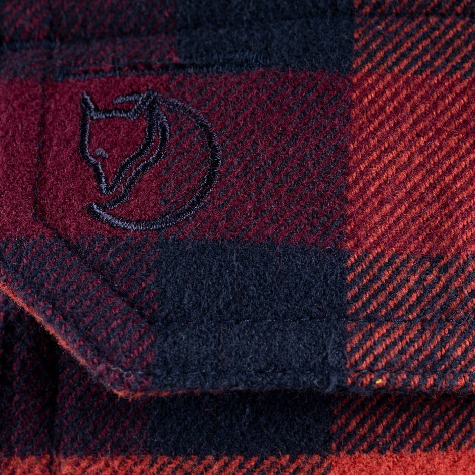 Camisa Da Floresta Da Marinha Com Raposa Da Montanha